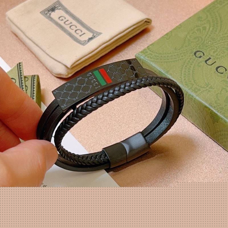 G*u*i bracelets
